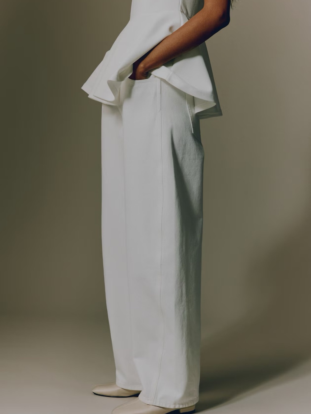 H&M/Divided Barrel-Leg High-Waist White Jeans Sz 10 NWT